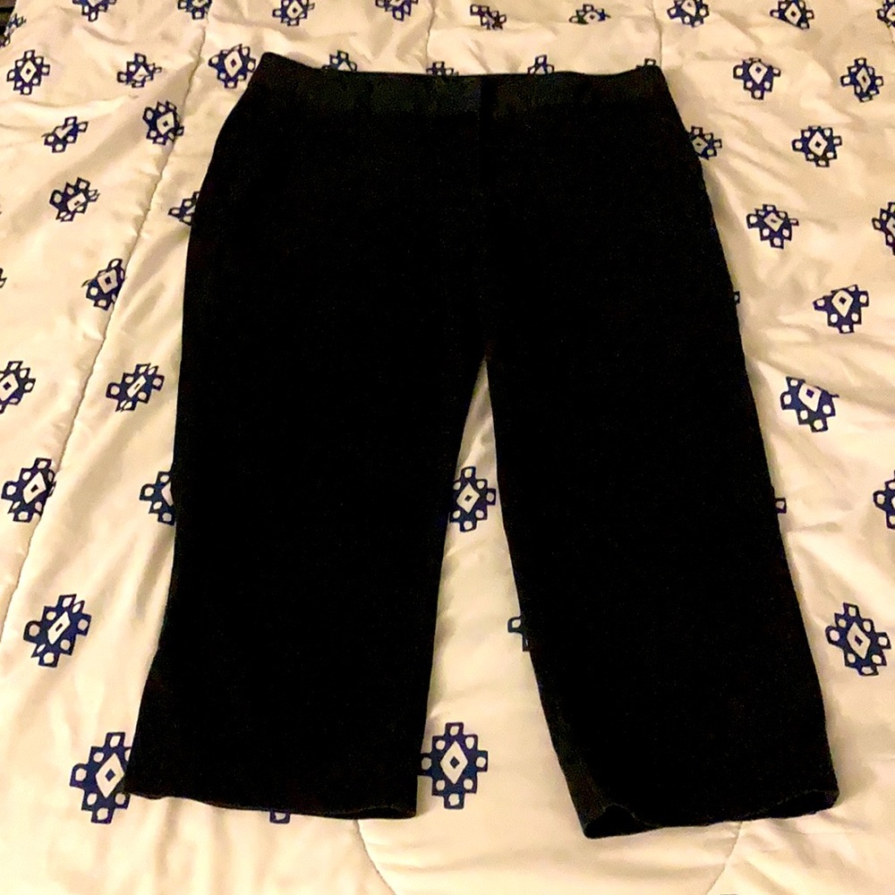 Apostrophe capri pants